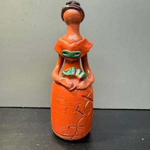 Vintage Statuina in argilla fatta a mano Dom Republic abito in terracotta - senza volto firmata R.D - Foto 1 di 11
