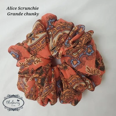 Corbata Alice Scrunchie Talla Grande Gasa Naranja Paisley -Edición Limitada- Foto 1 de 4