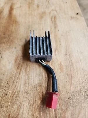 Retificador regulador de tensão 88-2000 Honda Goldwing GL1500 - Imagem 1 de 4