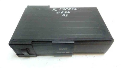 RENAULT ESPACE IV JK0/1 CD Changer 8200207100 3.00 Diesel 2003 30801380 - Image 1 of 4