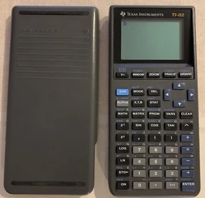 Calculatrice scientifique Texas Instrument TI-82 (très bon état - Année 1993) - Photo 1/15