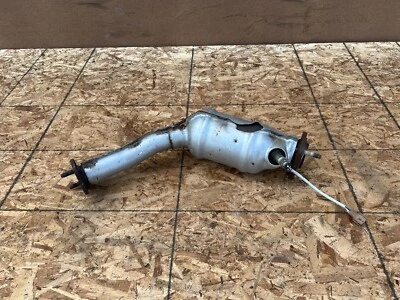 INFINITI Q50 Q60 2016-2022 OEM PASAJERO DERECHO SILENCIADOR INFERIOR TUBO DE ESCAPE 3.0 Foto 1 de 4