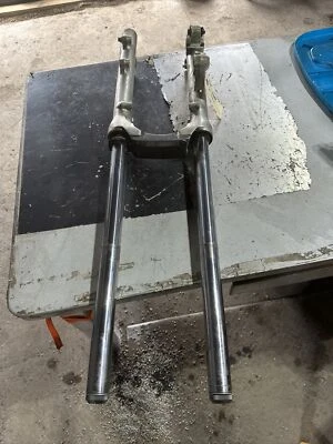 Horquilla delantera Honda VF700C Magna 1984 OEM Foto 1 de 4