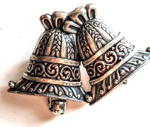 Vintage silberfarbene Glocken Anstecknadel Brosche Urlaub Weihnachten Jingle Bells - Bild 1 von 5