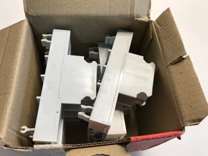 Box of 8 x Legrand 6071 83 Type B Distribution Board Connector Blank (38) - Picture 1 of 5