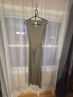 NUEVO Vestido de verano Love 21 para mujer talla PEQUEÑO, salvia, sin mangas, con cinturón, abertura lateral  Foto 1 de 4