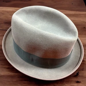 Vintage Resistol Self-Conforming Fedora Hat 7 1/4 Gray Felt Black Band Feather - Picture 1 of 8