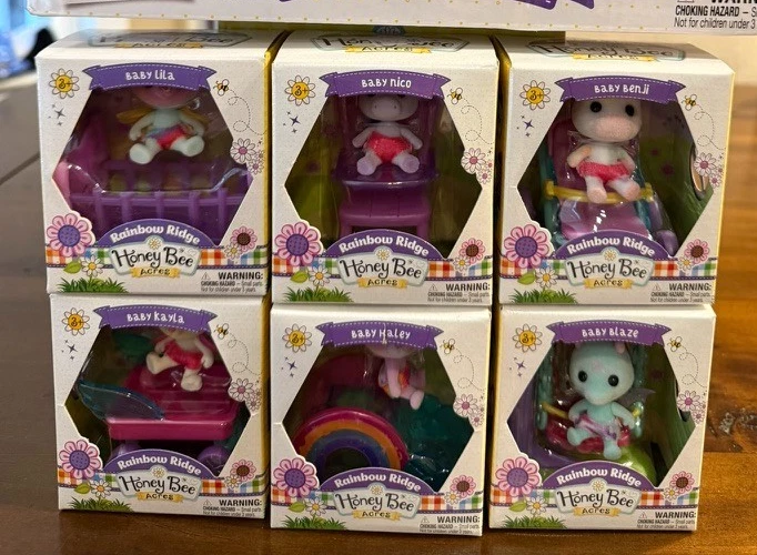 NUEVO Lote de 7 Mini Figuras de Juguete Rainbow Ridge Honey Bee Acres Nico, Benji, Lila Foto 1 de 1