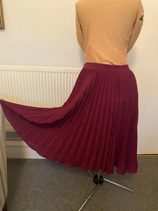 Womens size 18 long Plum chiffon pleated dance practice skirt - Picture 1 of 6