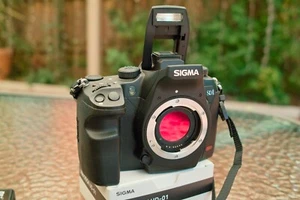 SIGMA SD1 kit with 18-35 f1.8 Art lens - Picture 1 of 14