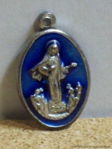 Medalla Santa María Reina de la Paz Esmalte Azul Nuestra Señora de Medjugorje Medugorje De Colección - Imagen 1 de 5
