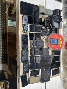 Lote De 96 Celulares, Tabletas, Reloj, GPS Piezas O Roto Apple Android Mixto - Imagen 1 de 5