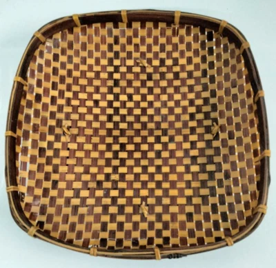 Vtg Woven Wicker Flat Basket Tray Boho Gallery Wall Decor Squarish 12x12" in VGC - Image 1 of 4