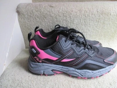 Fila женщин Trail работает выставка 5 кроссовок размер 8 черный розовый серый обуви новый в коробке - Изображение 1 из 4