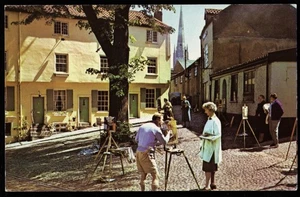 Elm Hill And The Cathedral Norwich Norfolk Postcard - Picture 1 of 2