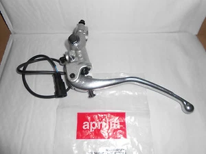 BOMBA EMBRAGUE COMPLETA APRILIA RSV1000 04-08 ORIGINAL NUEVA AP8176155 - Imagen 1 de 3
