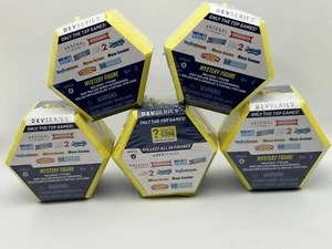 LOTE de 5 figuras misteriosas ciegas Roblox DevSeries serie 2 con código NUEVO SELLADO - Imagen 1 de 9