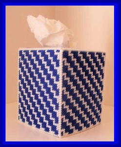 AZUL BLANCO GUARDERÍA HECHO A MANO PLÁSTICO LONA PAÑUELO CAJA CUBIERTA TOPPER - Imagen 1 de 1