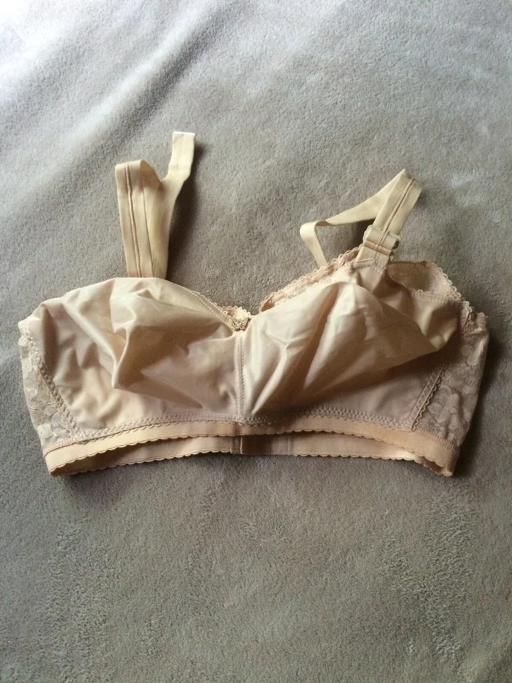 LADY CAMEO 34D  BEIGE  CUSTOM FIT SMOOTH SOFT CUP BRA   STYLE 727 NWOT - Image 1 of 1