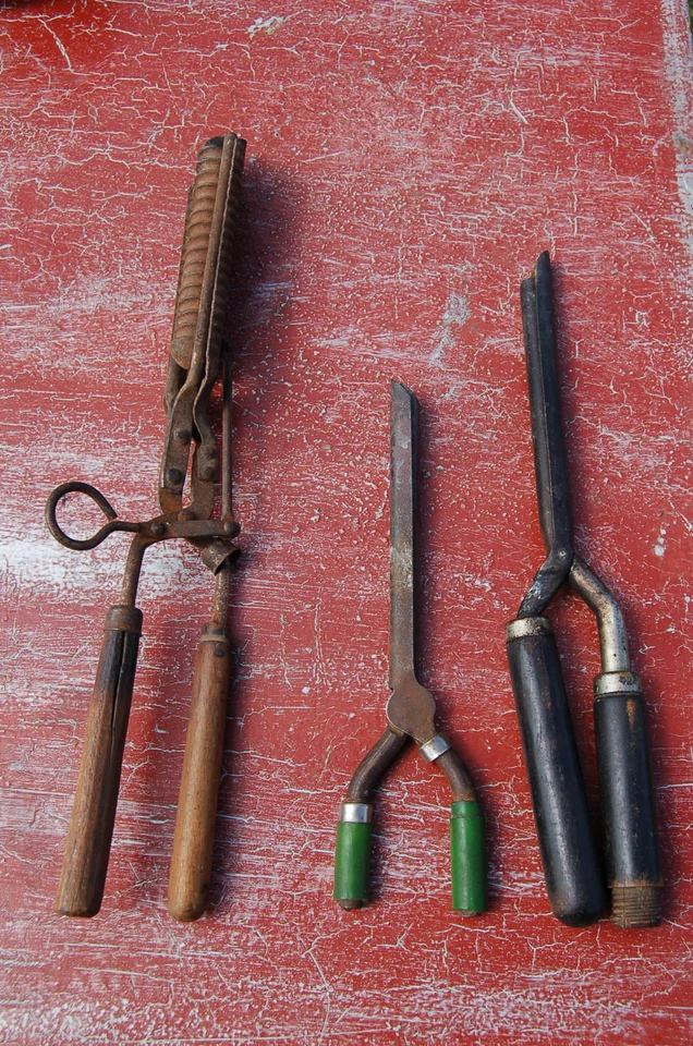 ANCIENS OUTILS DE COIFFEUR - FER A FRISER - SALON DE COIFFURE- MUSé  //C42// - Photo 1/4