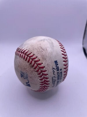 Juego Nick Castellanos Usado 20 de Abril de 2022 Grandes Ligas de Béisbol MLB Autenticado Foto 1 de 4