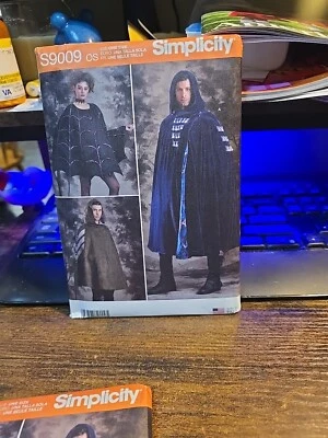 SIMPLICITY PATTERN 9009 CAPES COSTUME MENS MISSES ONE SIZE FITS MOST UNCUT NEW - Image 1 of 2
