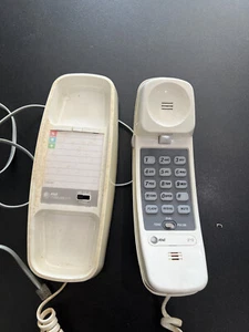 📞Vintage AT&T 210 Trimline Przewodowy telefon ścienny / biurkowy Beżowy przycisk Klasyczne lata 80. - Zdjęcie 1 z 3