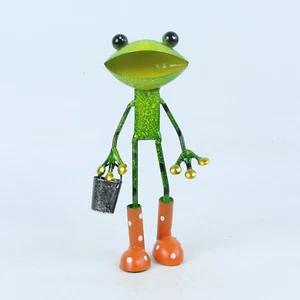 FABULOUS GREEN METAL GARDEN FROG WITH BUCKET SCULPTURE ORNAMENT FIGURE FROGS - Picture 1 of 1