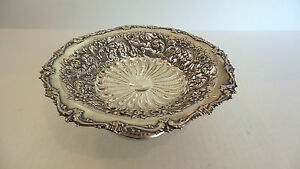 BEAUTIFUL REED & BARTON STERLING SILVER CHASED DECORATED LOW PEDESTAL COMPOTE