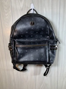 MCM großer schwarzer Rucksack Leder seitliche Nieten in Visetos München - Bild 1 von 12