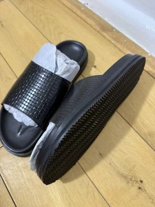 Owing Hyde Sandal - Picture 1 of 3
