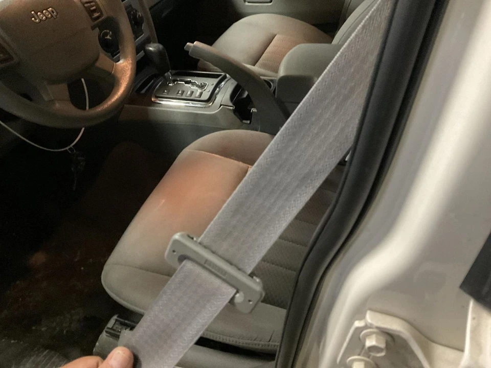 Seat Belt Front Bucket Seat Driver Retractor Fits 05-07 GRAND CHEROKEE 5259808 - Imagem 1 de 1