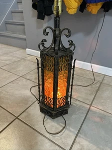 💡💡Vintage MCM Spanish Revival Lamp Wrought Iron Amber Gothic Electric 💡💡 - Picture 1 of 12