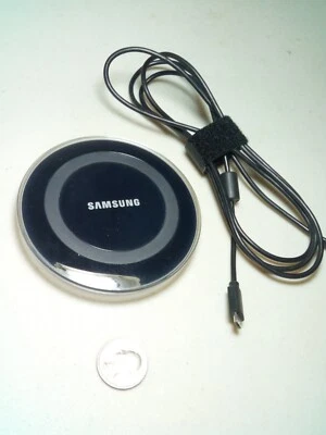 Almohadilla de carga inalámbrica Samsung EP-PG920A con cable A1 Foto 1 de 4