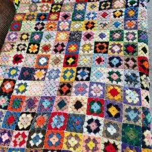 74×48 Vintage Granny Square Quilt P2 - Bild 1 von 5