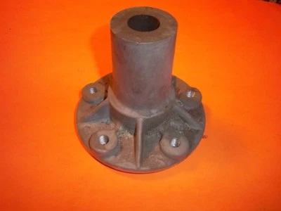 NEW ROPER SPLINED WHEEL HUB 634A692 OEM AYP3 - Image 1 of 2