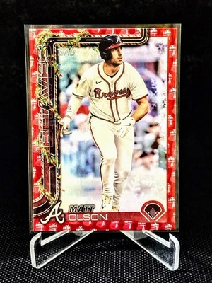 Matt Olson 2025 Topps Holiday STOCKING STUFFER impresión corta SSP rojo saco de Santa Foto 1 de 2