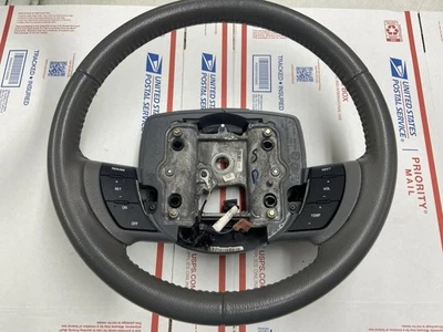 05-11 Volante Lincoln Town Car Grand Marquis Gris Claro OEM # 19 Foto 1 de 4