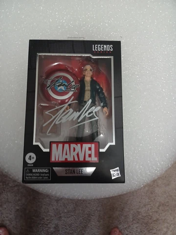 Hasbro Marvel Legends Series Stan Lee 6 inch Action Figure - E9658 Cover