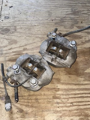 Par de pinzas de freno traseras derecha derecha Lexus LS430 2001-2006 Sumitomo OEM Foto 1 de 4