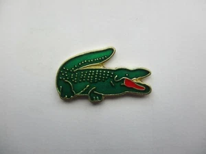 £5 SALE VINTAGE CROCODILE LACOSTE LOGO SIGN POLO T SHIRT ENAMEL BROOCH PIN BADGE - Picture 1 of 4