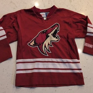 Vintage Youth CCM NHL Phoenix Coyotes Red Hockey Jersey Small/ Medium - Picture 1 of 12