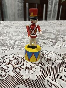Vintage Collapsible Wooden TOY SOLDIER Thumb PUSH PUPPET erzgebirge?