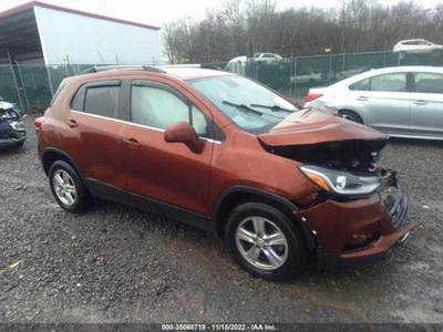 Used Front Center Interior Rear View Mirror fits: 2019 Chevrolet Trax Front Cent - Image 1 of 4
