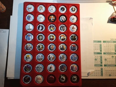 Lot de 40 capsules de champagne De CAstellane DIFFÉRENTES, Support Non Fourni  - Photo 1/3