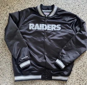 Chaqueta Mitchell Ness Raiders 2XL Throwback Edition Chaqueta Universitaria Satén NFL - Imagen 1 de 7