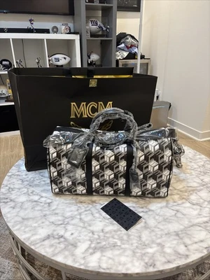 RARO NUEVO $1550 Bolso de Lona MCM Negro/Blanco Monograma Cúbico Fin de Semana Foto 1 de 4