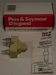 Interruptor Pass & Seymour Legrand 1091-I de bajo voltaje AC/DC SP/DT 3A 24 V - Imagen 1 de 2