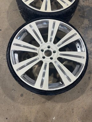 ROLLS ROYCE WRAITH WHEELS AND TIRES 24 IN NO CENTER CAPS 27525ZR24 TOYO - Image 1 of 4