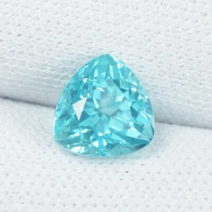 1.52 Cts Best Luster "Paraiba Hug" Natural Blue Apatite Trillion Cut....!!!!! - Picture 1 of 2